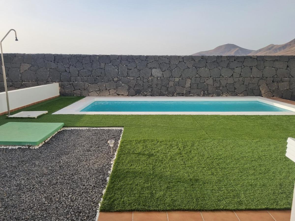 Luxury Villa Lanzarote 普拉亚布兰卡 外观 照片