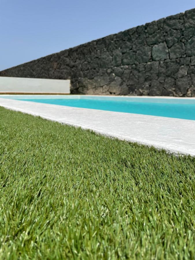 Luxury Villa Lanzarote 普拉亚布兰卡 外观 照片